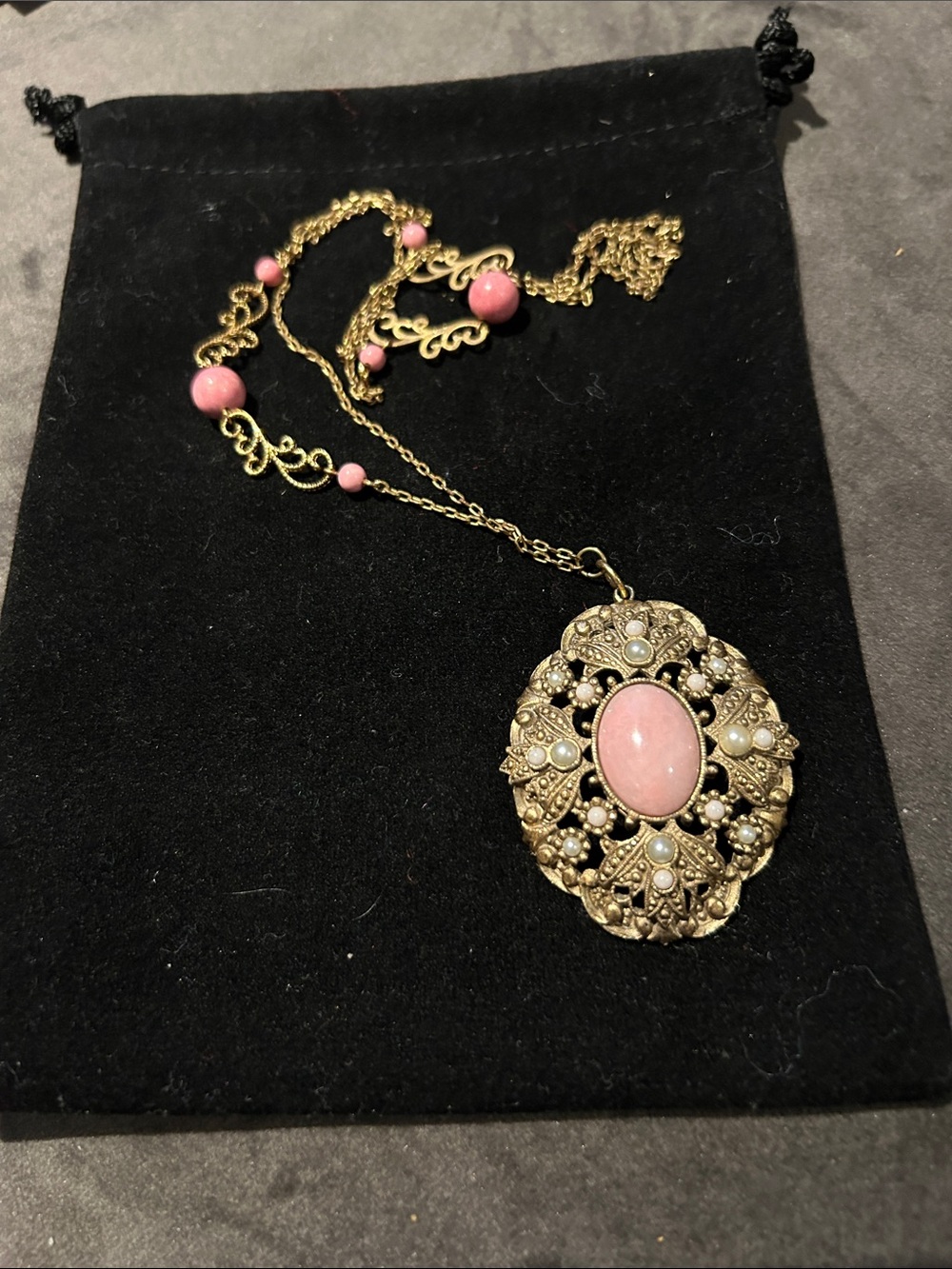Vintage-Style Gold Necklace with Pink Pendant